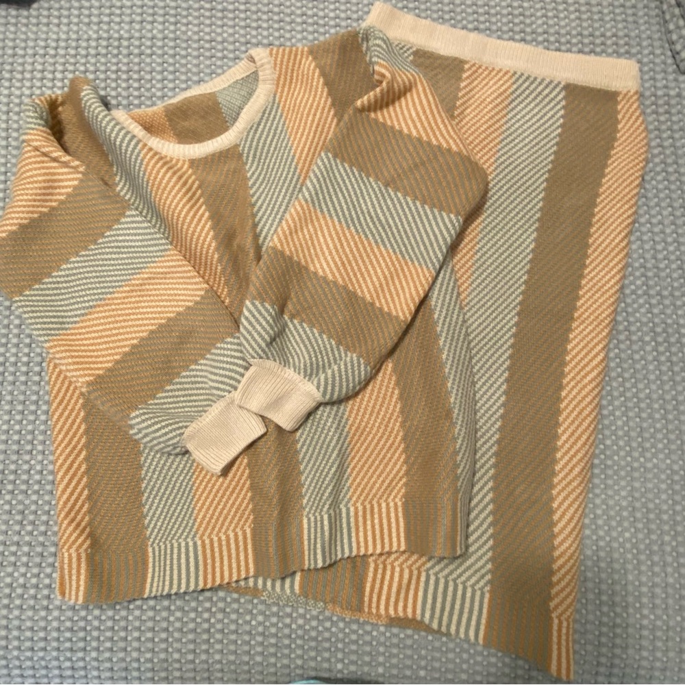 Shein 2 pc set, top and skirt neutral color